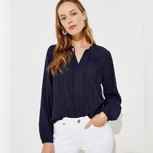 📦LAST CHANCE📦 Loft | Textured Navy Split Neck Blouse